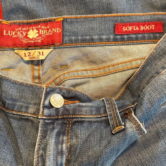 Lucky Brand Sofia Boot Cut Jeans Size 12 / 31 Ankle Mid Rise Shorter Inseam - Picture 5 of 9